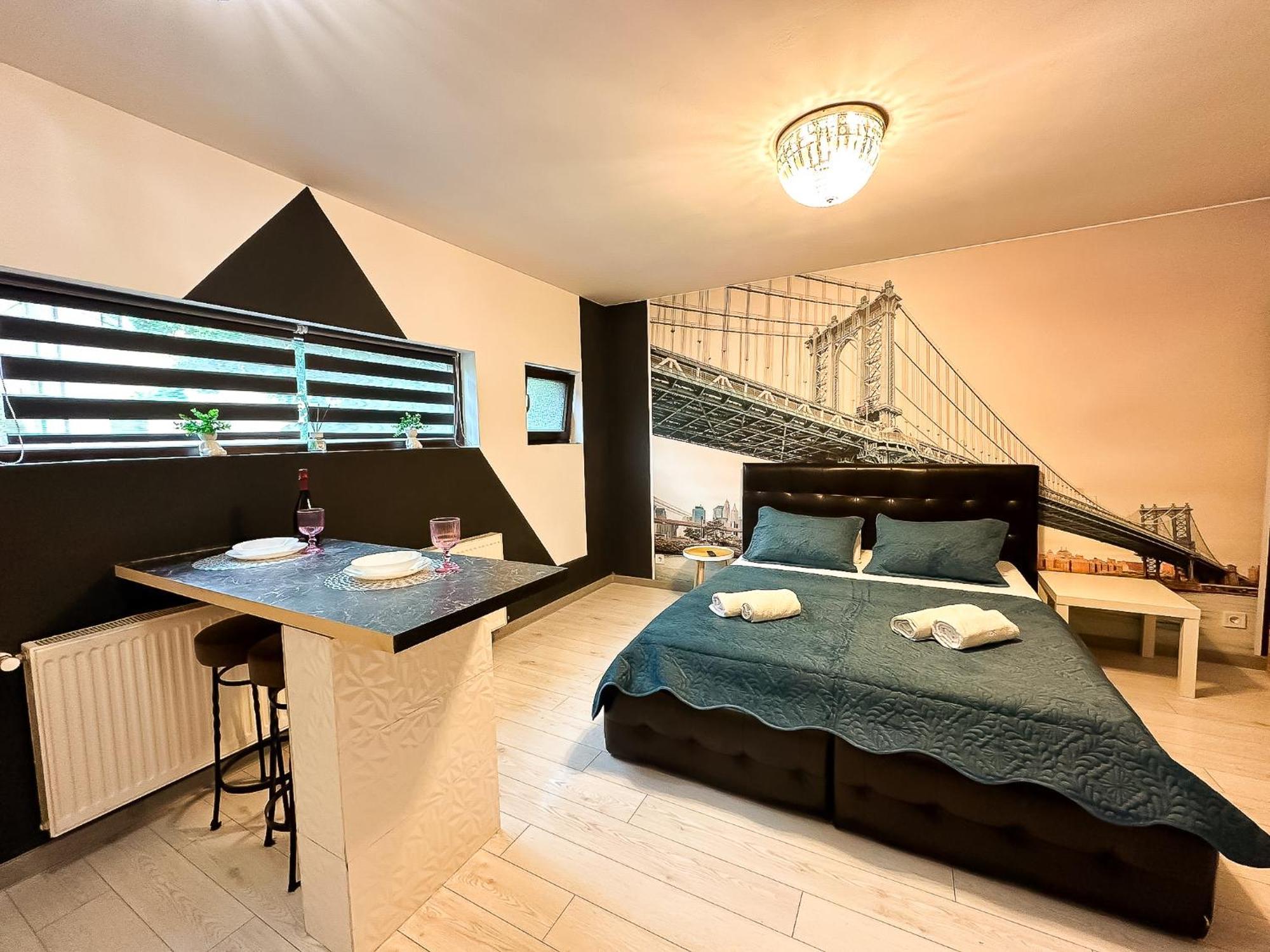 The Bridge - Central Studio With Free Parking Craiova Exterior photo